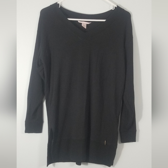 Victoria's Secret V Neck Extra Long Oversized Super Soft Black Sweater. Size XS. - Picture 1 of 7